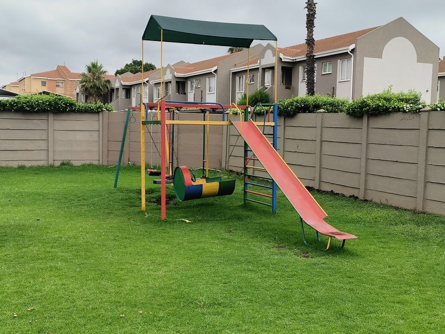 3 Bedroom Property for Sale in Kannoniers Park North West